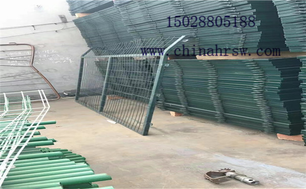 高速公路護(hù)欄網(wǎng) 高速公路護(hù)欄網(wǎng)